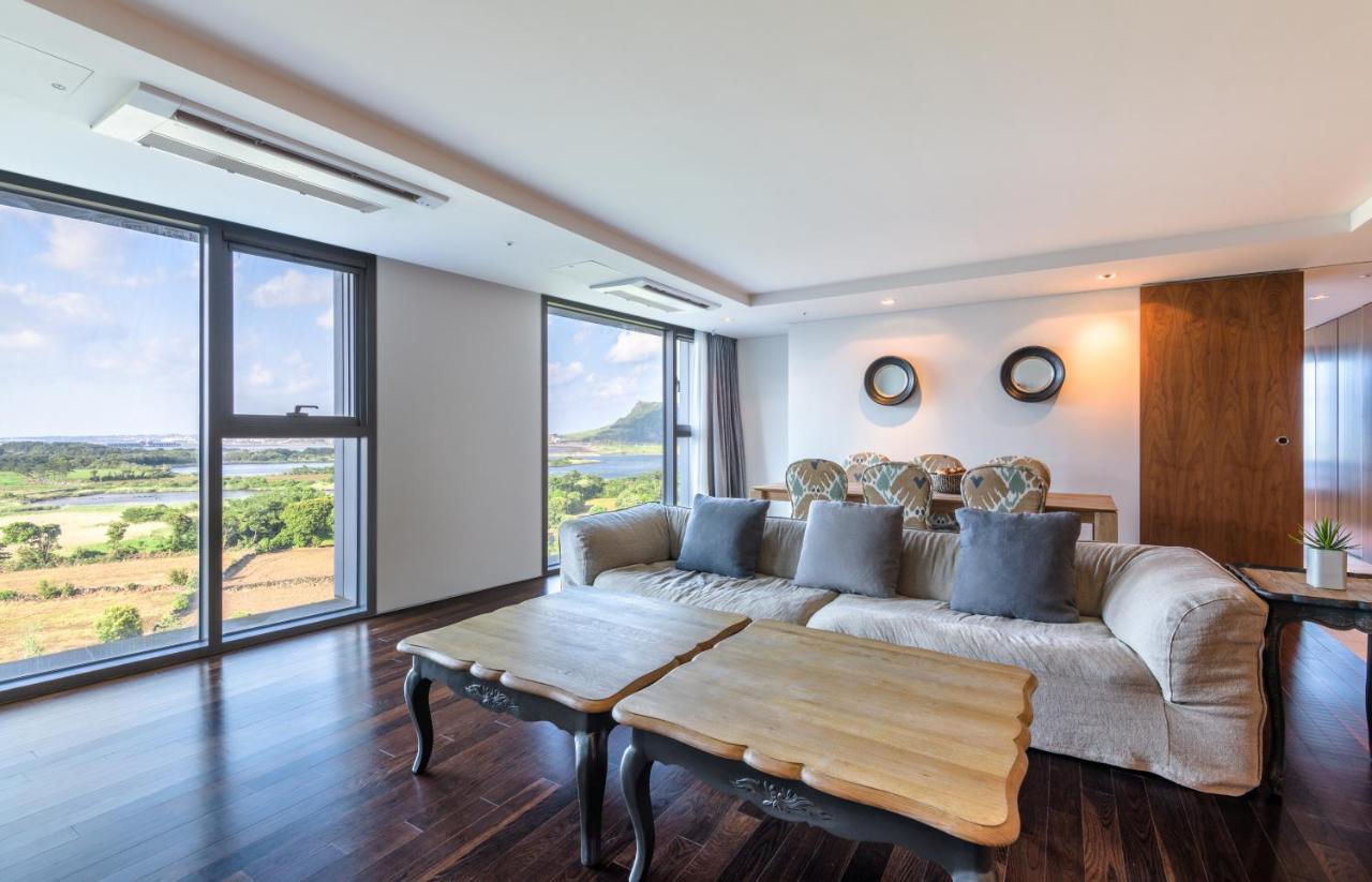 Brown Suites Hotel And Resort Jeju Bagian luar foto