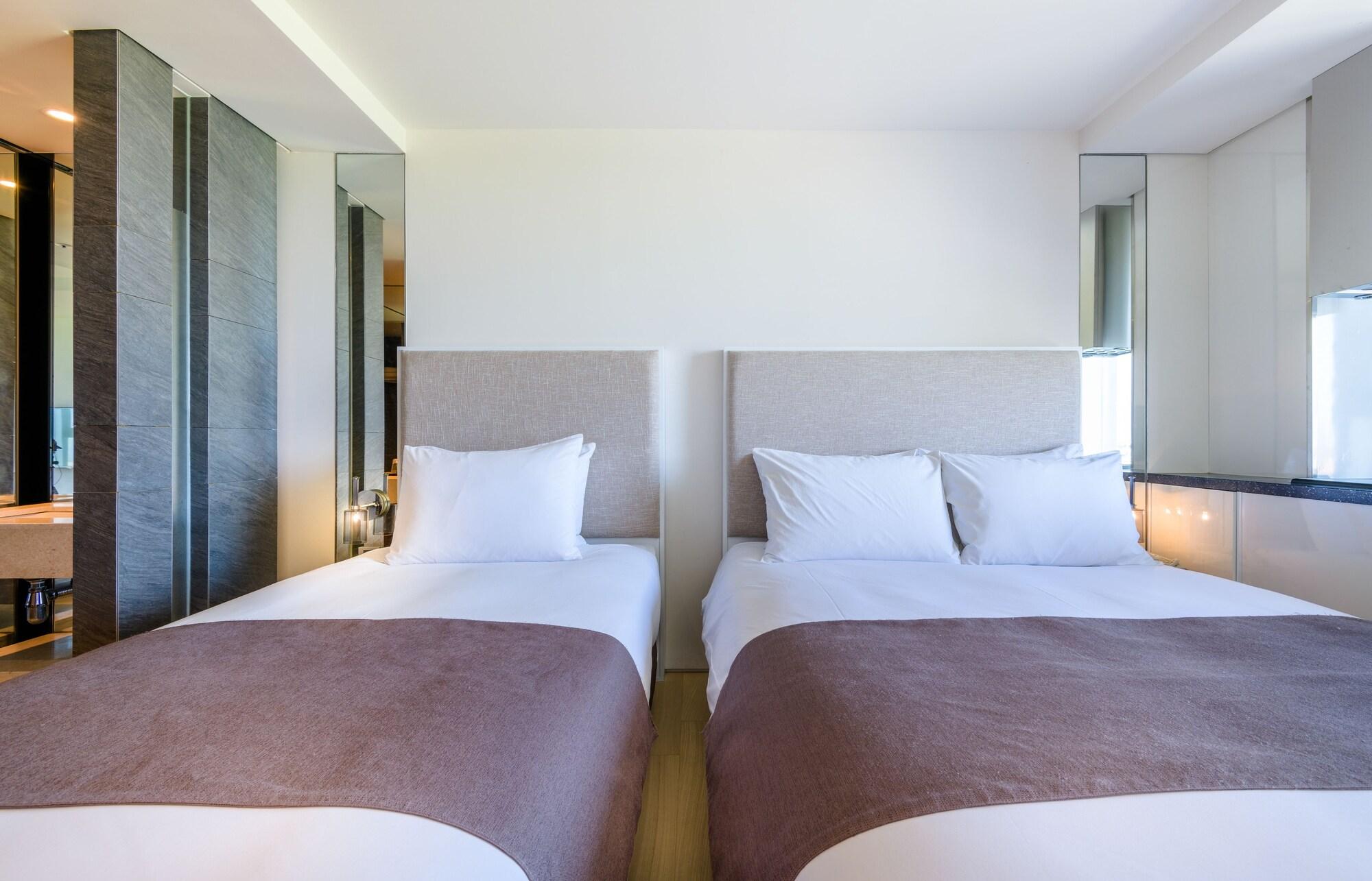 Brown Suites Hotel And Resort Jeju Bagian luar foto