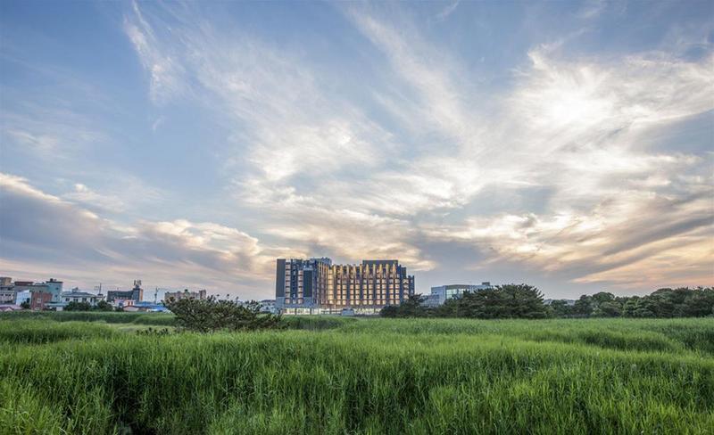Brown Suites Hotel And Resort Jeju Bagian luar foto