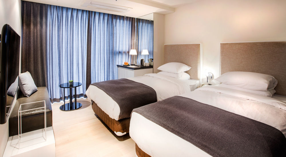Brown Suites Hotel And Resort Jeju Bagian luar foto