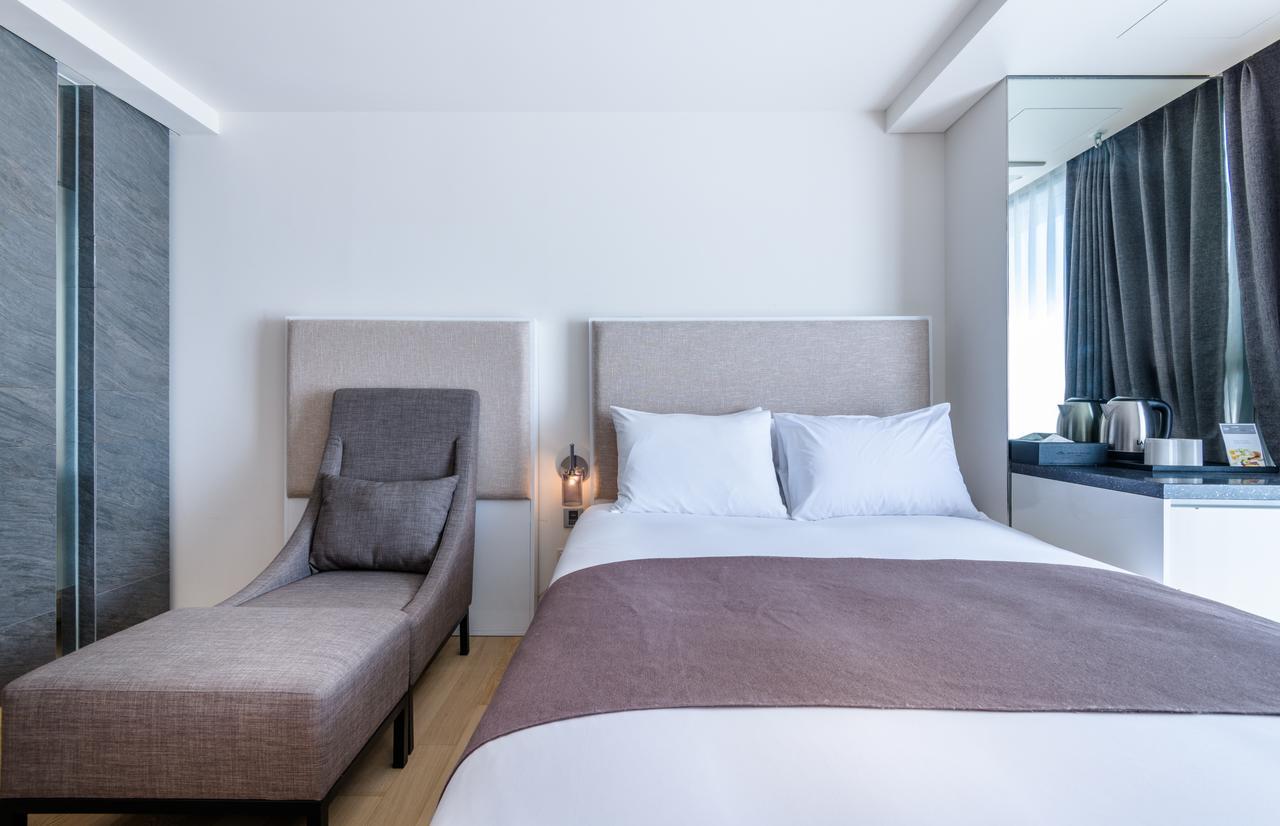 Brown Suites Hotel And Resort Jeju Bagian luar foto