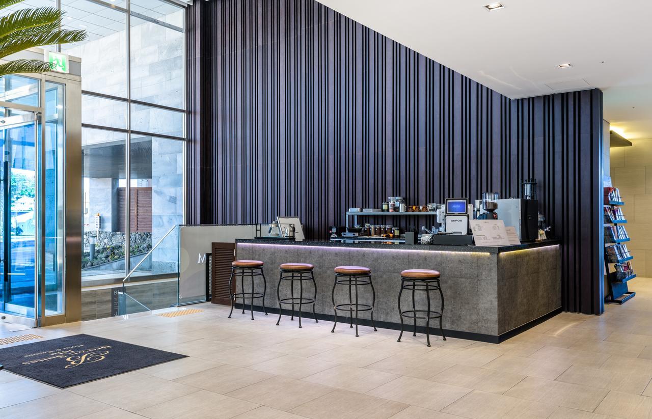 Brown Suites Hotel And Resort Jeju Bagian luar foto