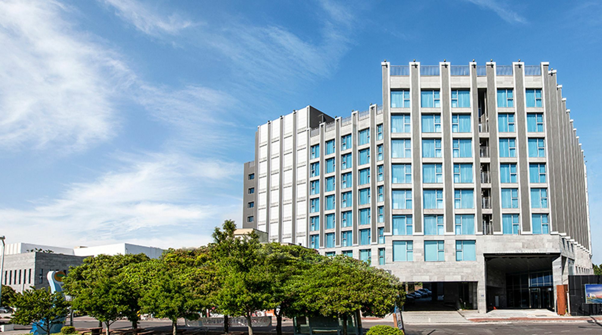 Brown Suites Hotel And Resort Jeju Bagian luar foto